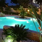 Πανσιόν Executive L'orangerie Bb